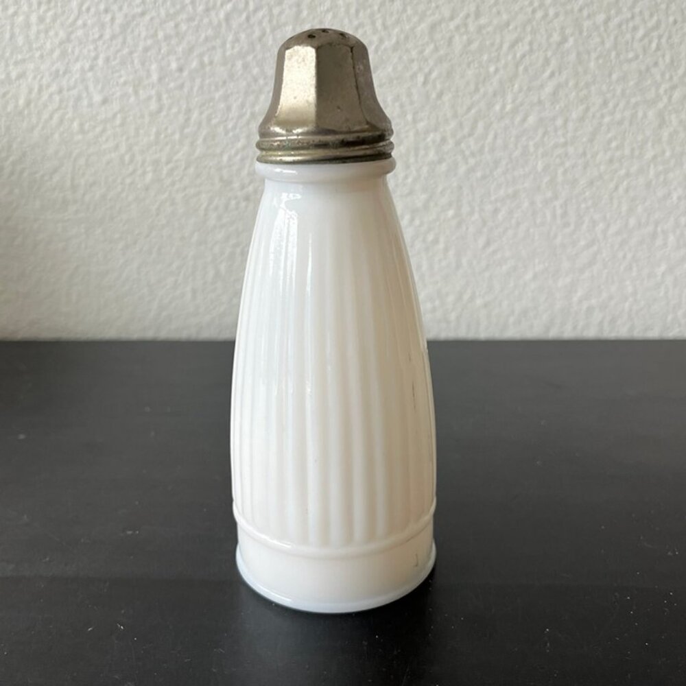 Vintage 1930s White Milk Glass Shaker // Ribbed Sides Metal Top 5.5" Tall - Picture 3 of 5